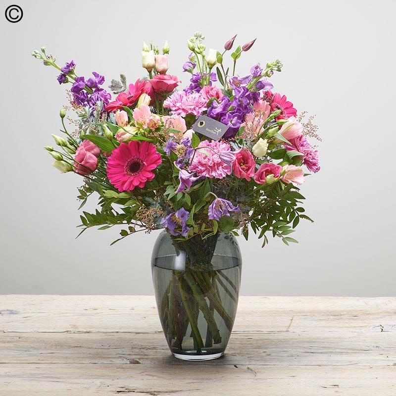 Valentines Bouquet in a Vase